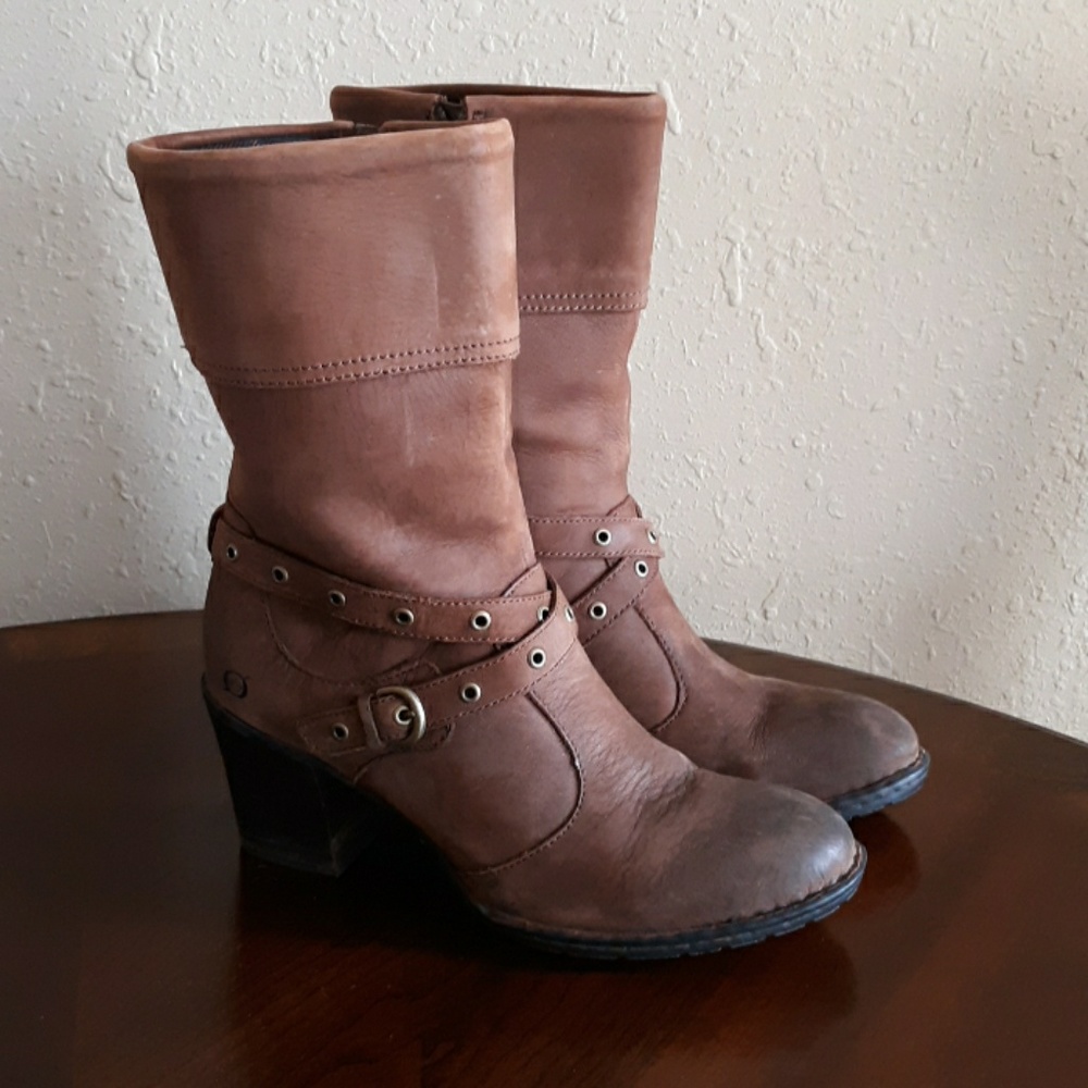 Born , mid shaft boot